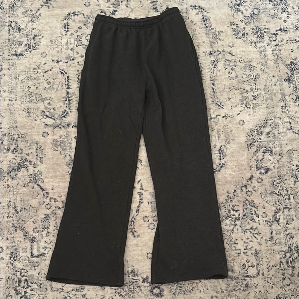 brandy melville anastasia tie sweatpants!!